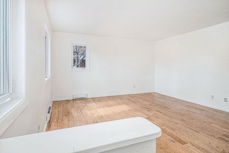 For Lease - 1204 Shillington Avenue Unit# 16, Carlington - Central Park, Ontario - Photo 4