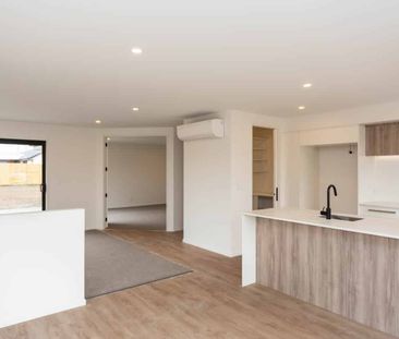 Near New Executive Family Home in West Melton. - Photo 2