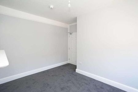 Watford, Watford, WD18 - Photo 4