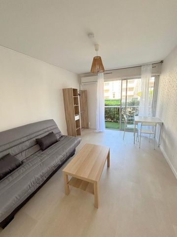 Studio rénové et meublé de 18.90 m² avec kitchenette équipée. - Photo 3