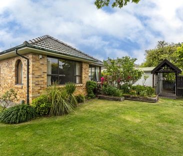 Spacious pet friendly family home in Hoon Hay! - Photo 4