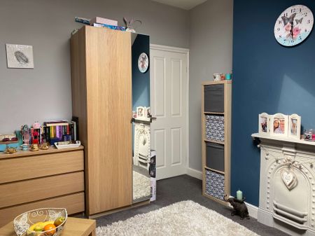 Owner Managed: All Bills Inclusive: Fully Licenced Property: - Photo 2