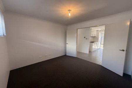 Stylish Family Living in a Sought-After Location - Photo 4