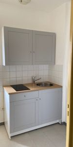 Appartement à louer - REIMS HYPER CENTRE - Photo 4