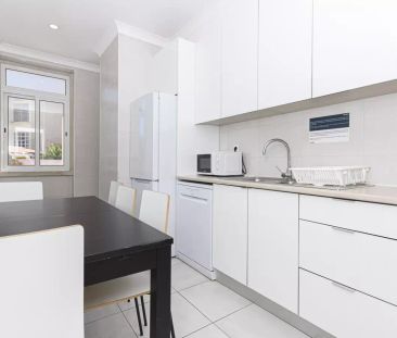 Rooms for rent in 4-bedroom apartment in São Domingos De Benfica - Photo 2