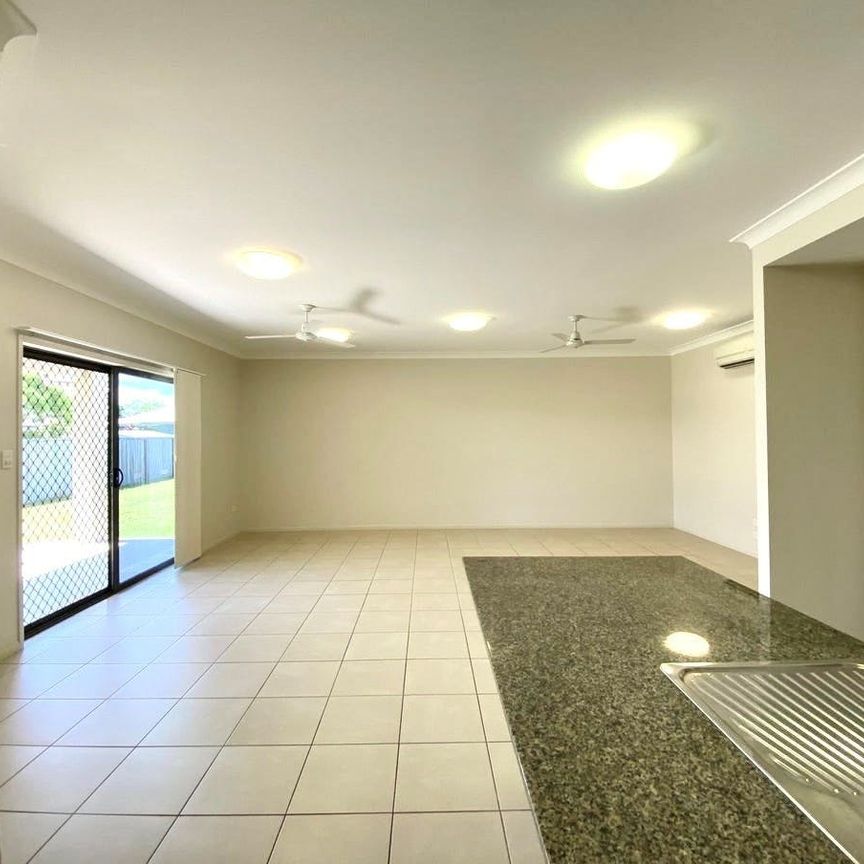 Air Conditioned, Secure 3 Bedroom Home - Photo 1