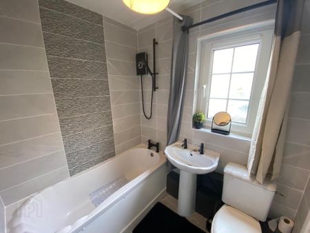 Apt 2 Ashley Court, 6-10 Ashley Avenue, Belfast, BT9 7NG - Photo 5