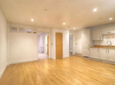 2 BED Apartment To rent - Photo 2