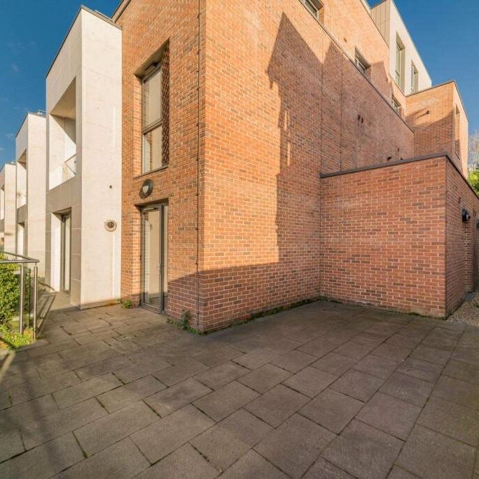 Finchley Road, London, NW3 7AJ - Photo 1