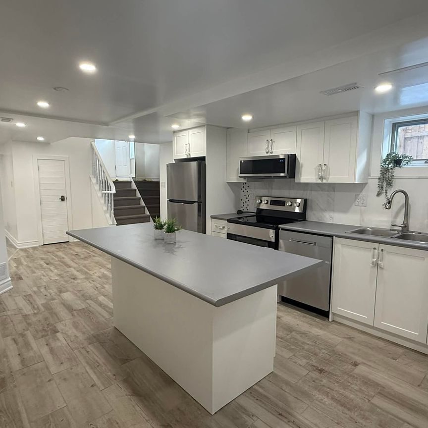 For Lease - 132 Meadowbank Road, Toronto, Ontario - Photo 1