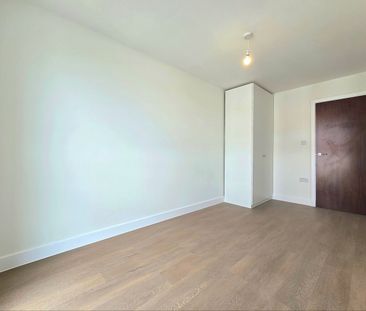 2 Bed Flat, Norbury Avenue, SW16 - Photo 3