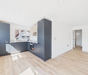 1 bedroom Flat in Vicarage Road, Camberley - Photo 3