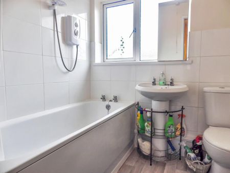 3 bedroom terraced house to rent - Photo 5