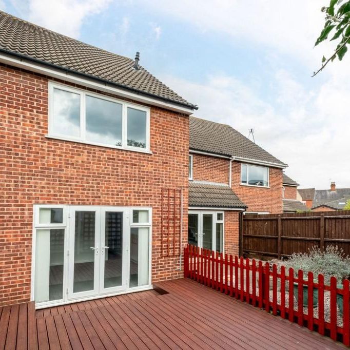 St. Mary's Close, Loughborough - Photo 1