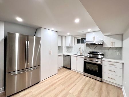 For Lease - 65 Dewlane Drive, Toronto, Ontario - Photo 4