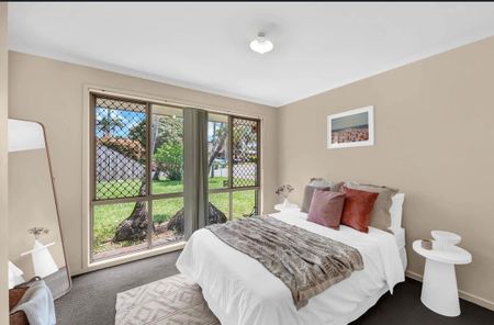 SPACIOUS HOME PERFECT FOR YOUR FAMILY - NEW FLOORING/ BLINDS / CEILING FANS - NEW Photos will be updated soon!! - Photo 5