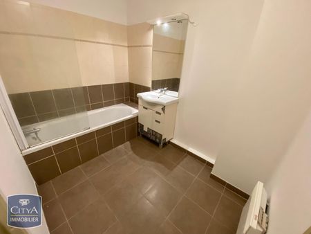 Location Appartement 2 pièces 52m² LA SEYNE SUR MER 83500 - Photo 4