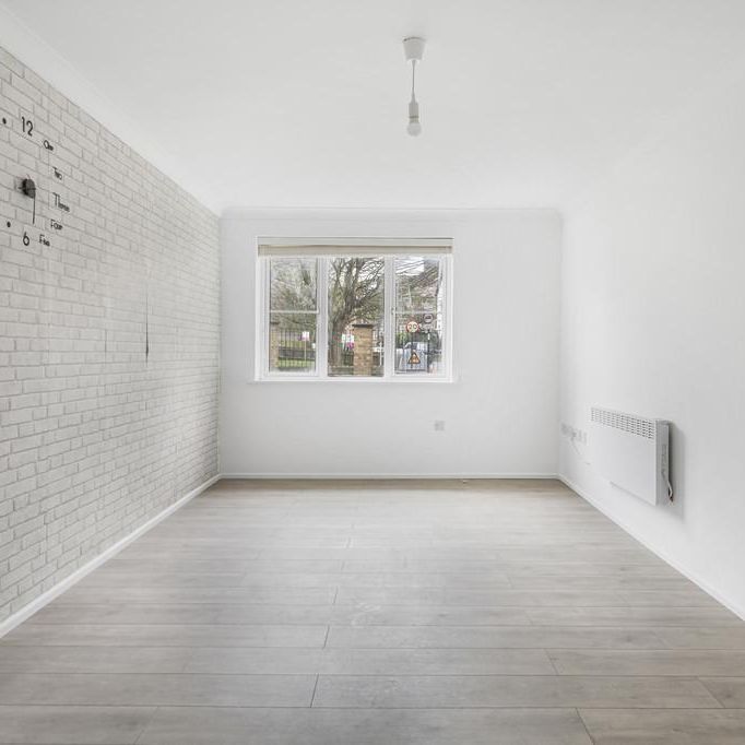 1 bedroom ground floor flat to rent - Photo 1