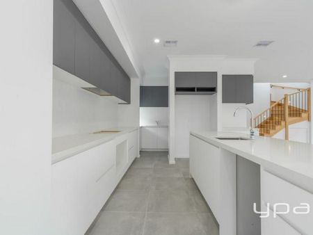 10 Pianta Street, GREENVALE - Photo 2