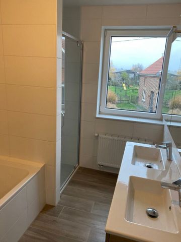 NIEUWBOUW 4-gevel woning, ideaal gelegen in een rustige straat. - Photo 4