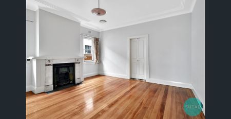 PEACEFUL HOME WITH EXPANSIVE BACKYARD, MINUTES FROM SHOPS - Photo 2