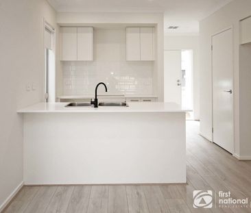 Brand-New Double-Storey Home in a Prime Location - Photo 1