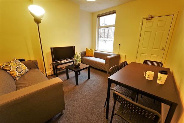 4 bedroom house to rent - Photo 1