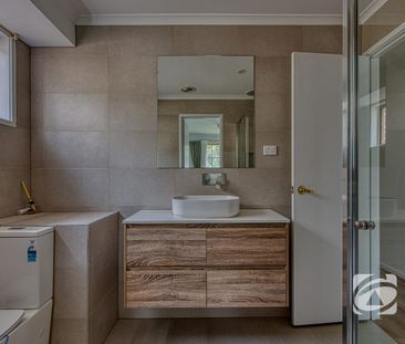RENOVATED WITH STYLE & ROOM TO ENTERTAIN - Photo 6