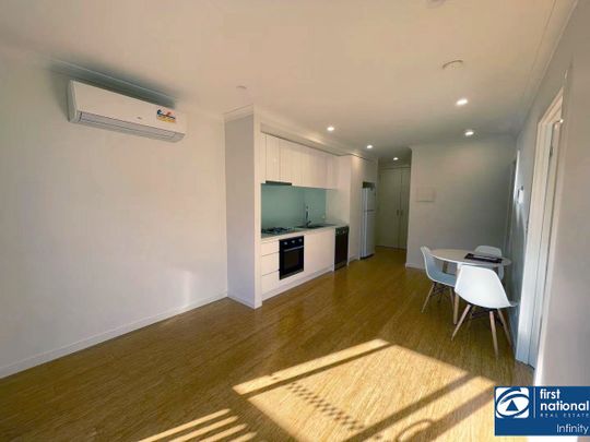 Close to Deakin Uni - 2 Bedrooms, 2 Toilets, 1 Car space - Photo 1