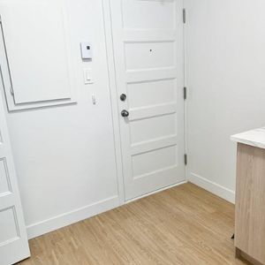 3 1/2 rénové sur la rue sainte catherine - Photo 2