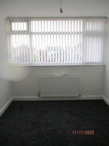3 bedroom terraced house to rent - Photo 4