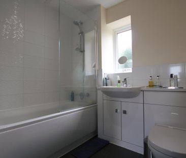 2 bedroom end of terrace house to rent - Photo 6