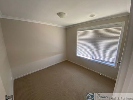 18 Kalbian Drive, Clyde North - Photo 4