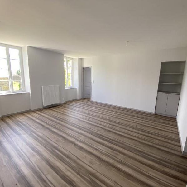 Location Appartement 4 pièces 99m² BARAQUEVILLE 12160 - Photo 1