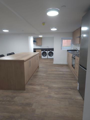 1 bedroom in a house share to rent - Photo 3