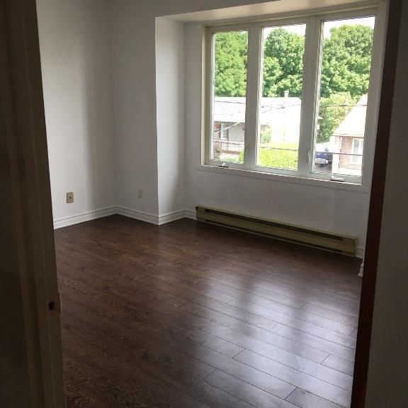 Cuisine 100% renovée, 4 1/2 disponible dès maintenant ! - Photo 1