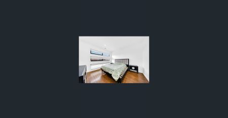 Low maintenance with excellent location - Photo 2