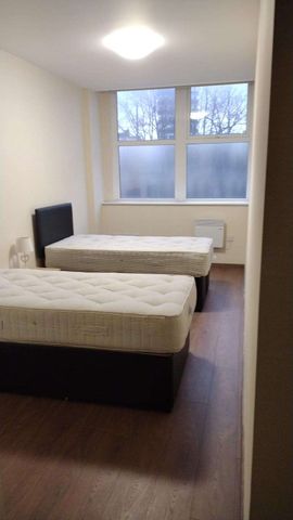 Trinity Road Room 02 - Photo 2