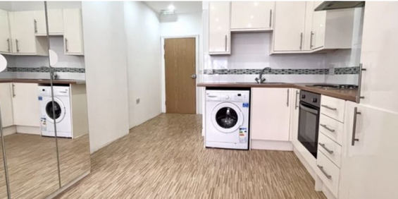 Studio to rent - Photo 3