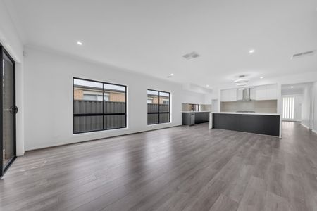 Modern, Low Maintenance Living in prime Location! - Photo 5