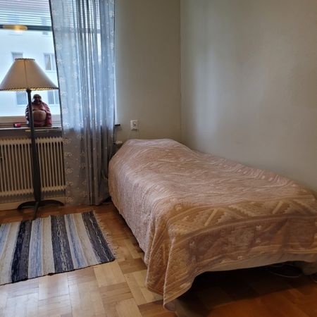 Ljus och välplanerad etta med balkong på Forsskålsgatan i Johanneshov! - Foto 2