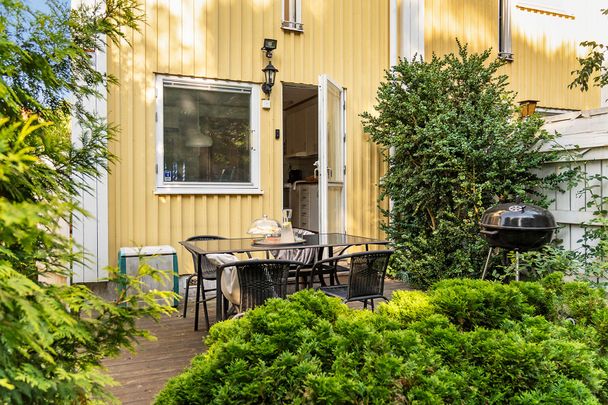 Århusgatan, Kista - Photo 1