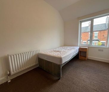 60 Ulsterville Gardens, Belfast, BT9 7BB - Photo 3