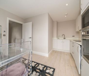 Antoinette Close, KT1, London - Photo 5