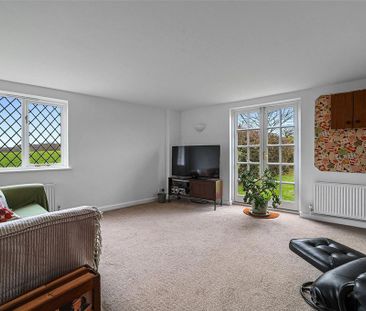 4 bedroom detached house to rent - Photo 2