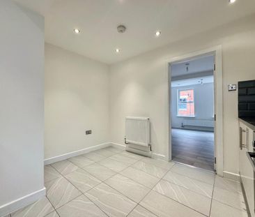 4 bedroom terraced house to rent - Photo 3