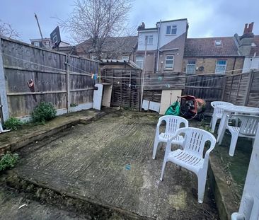Room in a Shared House, Jersey Road, IG1 - Photo 6