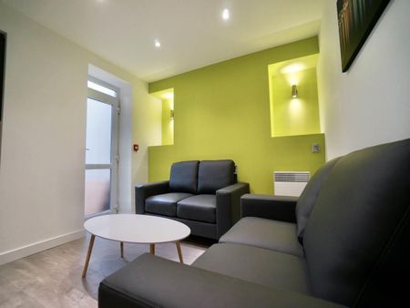 17 Albert Street - Photo 3