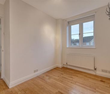 2 bedroom end of terrace house to rent - Photo 4