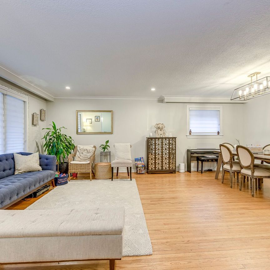 For Lease - 52 Decarie Circle, Toronto, Ontario - Photo 1